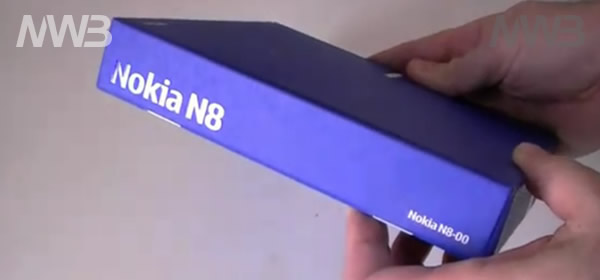 Nokia N8 unboxing, contenuto della confezione e scatola