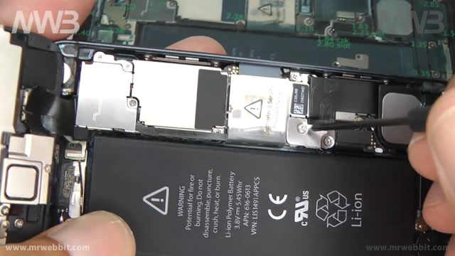 aprire iphone 5 per cambiare il display rotto tutti i passaggi